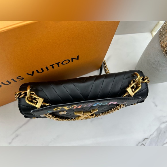 🔥RARE! Louis Vuitton•New Wave Love Lock Bag - Picture 4 of 12